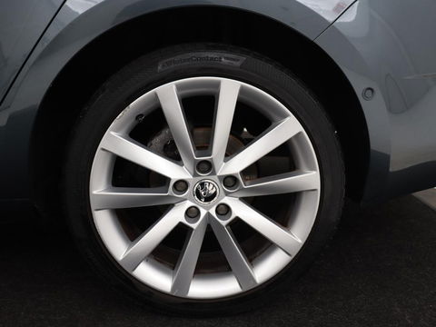 Škoda Octavia 1.0 TSI Style | Stoelverwarming | Trekhaak | Adaptive cruise | Carplay | Park Assist | Keyless | Full LED | Navigatie | Canton Sound | Climate control