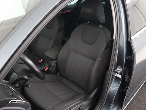 Škoda Octavia 1.0 TSI Style | Stoelverwarming | Trekhaak | Adaptive cruise | Carplay | Park Assist | Keyless | Full LED | Navigatie | Canton Sound | Climate control