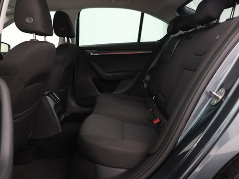 Škoda Octavia 1.0 TSI Style | Stoelverwarming | Trekhaak | Adaptive cruise | Carplay | Park Assist | Keyless | Full LED | Navigatie | Canton Sound | Climate control