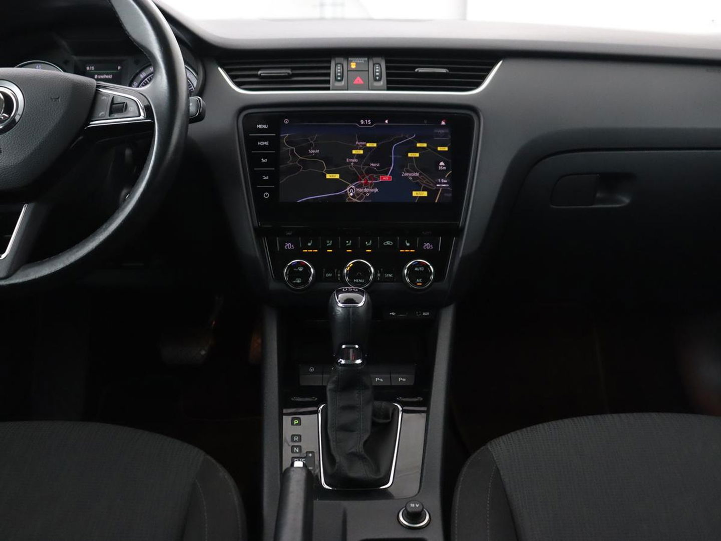 Škoda Octavia 1.0 TSI Style | Stoelverwarming | Trekhaak | Adaptive cruise | Carplay | Park Assist | Keyless | Full LED | Navigatie | Canton Sound | Climate control