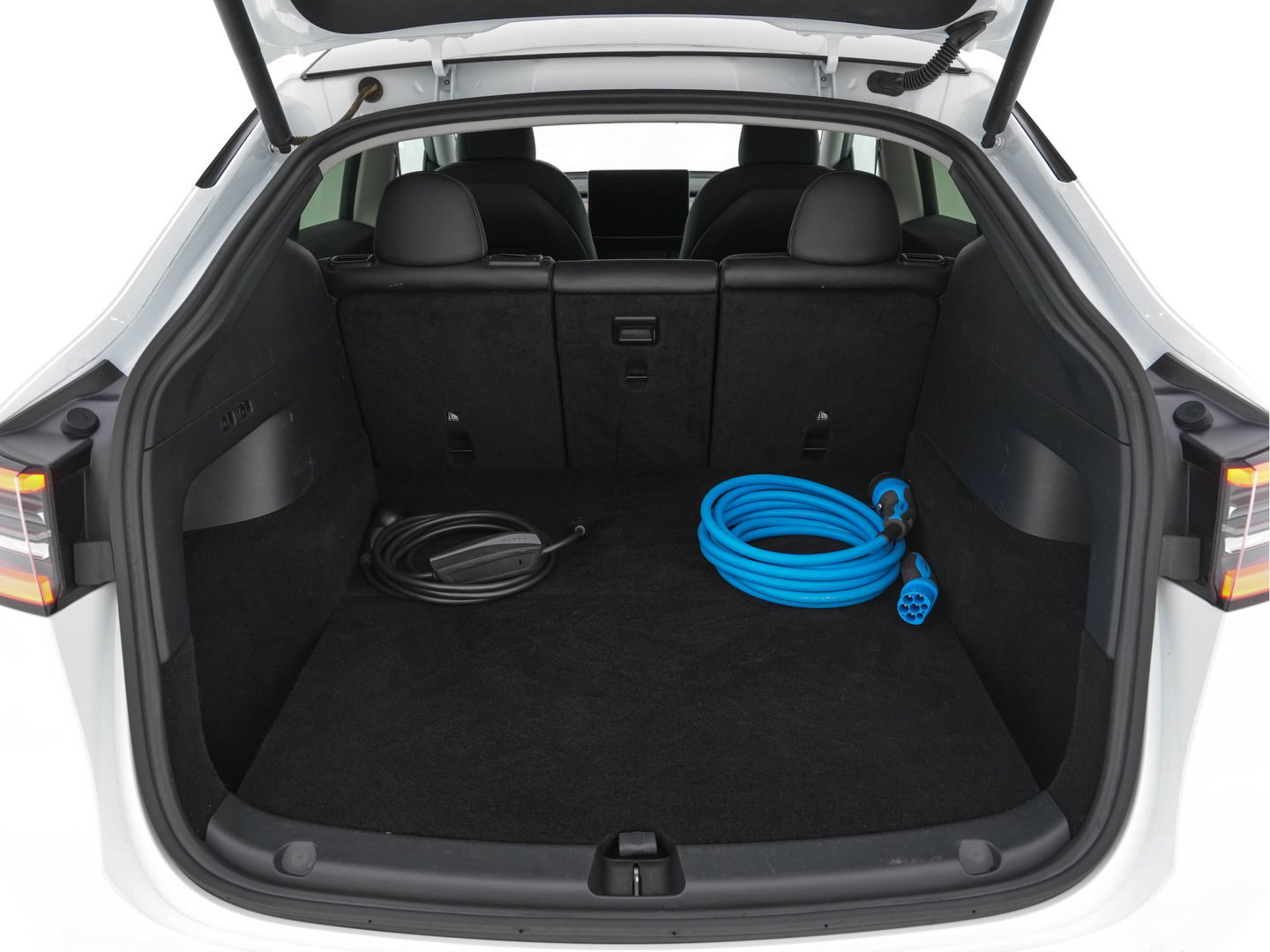 Tesla Model Y Long Range AWD 75 kWh [ 3-Fase ] (INCL.BTW) Aut. *PANO-WINDOW | AUTO-PILOT | LUXURY-LEATHER | SURROUND-VIEW | NAVI-FULLMAP | FULL-LED | AIR-SUSPENSION | DIGI-COCKPIT | KEYLESS | CAMERA | DAB+ | HEATED-COMFORT-SEATS*