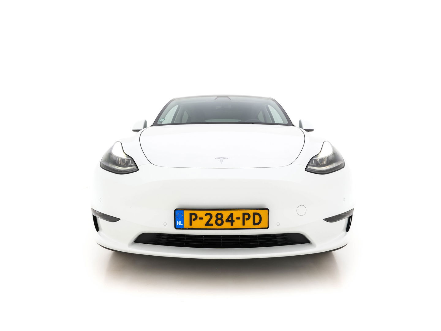 Tesla Model Y Long Range AWD 75 kWh [ 3-Fase ] (INCL.BTW) Aut. *PANO-WINDOW | AUTO-PILOT | LUXURY-LEATHER | SURROUND-VIEW | NAVI-FULLMAP | FULL-LED | AIR-SUSPENSION | DIGI-COCKPIT | KEYLESS | CAMERA | DAB+ | HEATED-COMFORT-SEATS*