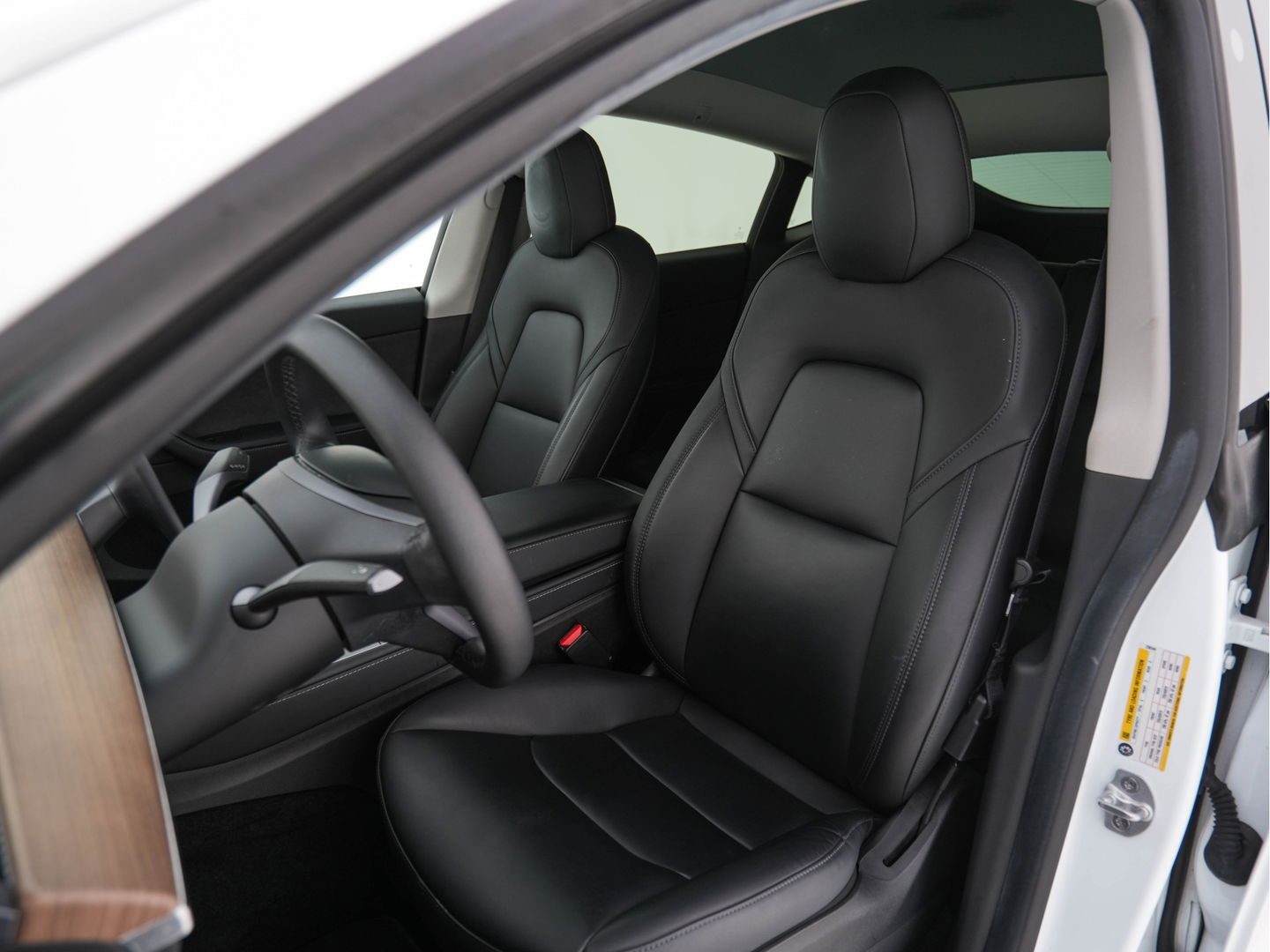 Tesla Model Y Long Range AWD 75 kWh [ 3-Fase ] (INCL.BTW) Aut. *PANO-WINDOW | AUTO-PILOT | LUXURY-LEATHER | SURROUND-VIEW | NAVI-FULLMAP | FULL-LED | AIR-SUSPENSION | DIGI-COCKPIT | KEYLESS | CAMERA | DAB+ | HEATED-COMFORT-SEATS*