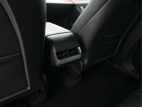 Tesla Model Y Long Range AWD 75 kWh [ 3-Fase ] (INCL.BTW) Aut. *PANO-WINDOW | AUTO-PILOT | LUXURY-LEATHER | SURROUND-VIEW | NAVI-FULLMAP | FULL-LED | AIR-SUSPENSION | DIGI-COCKPIT | KEYLESS | CAMERA | DAB+ | HEATED-COMFORT-SEATS*