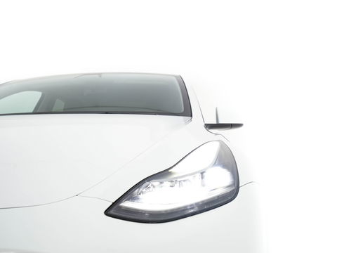 Tesla Model Y Long Range AWD 75 kWh [ 3-Fase ] (INCL.BTW) Aut. *PANO-WINDOW | AUTO-PILOT | LUXURY-LEATHER | SURROUND-VIEW | NAVI-FULLMAP | FULL-LED | AIR-SUSPENSION | DIGI-COCKPIT | KEYLESS | CAMERA | DAB+ | HEATED-COMFORT-SEATS*