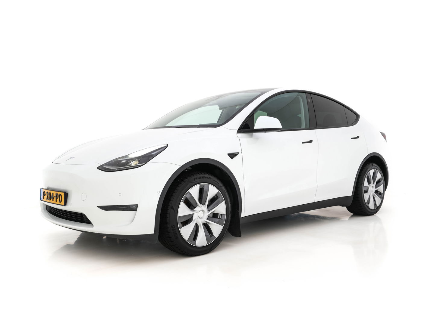 Tesla Model Y Long Range AWD 75 kWh [ 3-Fase ] (INCL.BTW) Aut. *PANO-WINDOW | AUTO-PILOT | LUXURY-LEATHER | SURROUND-VIEW | NAVI-FULLMAP | FULL-LED | AIR-SUSPENSION | DIGI-COCKPIT | KEYLESS | CAMERA | DAB+ | HEATED-COMFORT-SEATS*