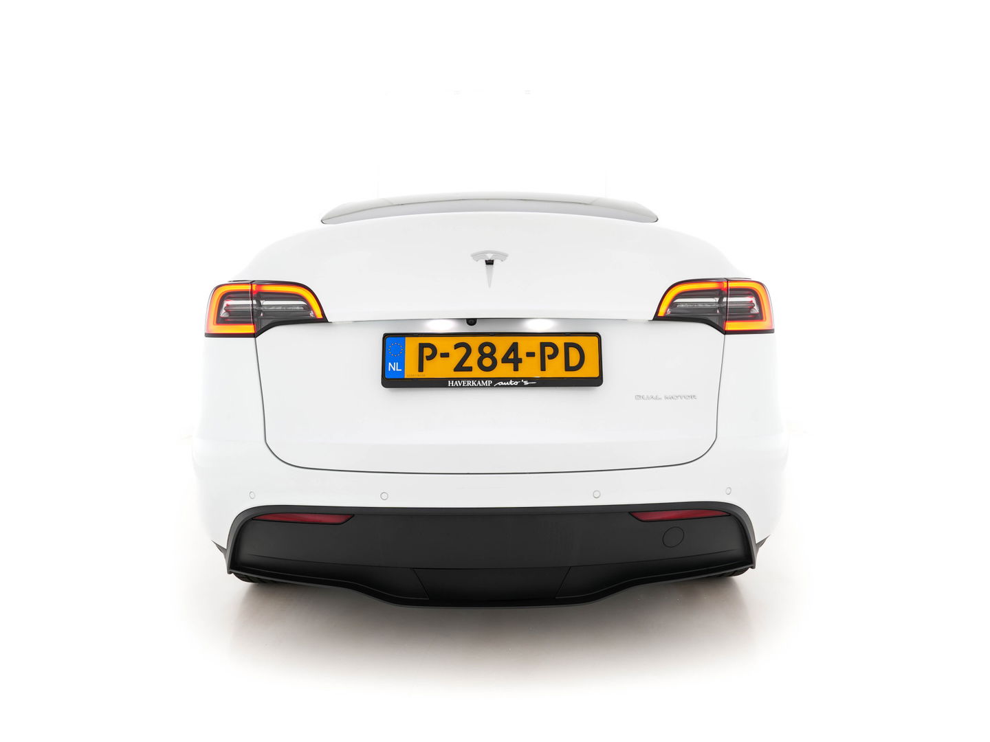 Tesla Model Y Long Range AWD 75 kWh [ 3-Fase ] (INCL.BTW) Aut. *PANO-WINDOW | AUTO-PILOT | LUXURY-LEATHER | SURROUND-VIEW | NAVI-FULLMAP | FULL-LED | AIR-SUSPENSION | DIGI-COCKPIT | KEYLESS | CAMERA | DAB+ | HEATED-COMFORT-SEATS*