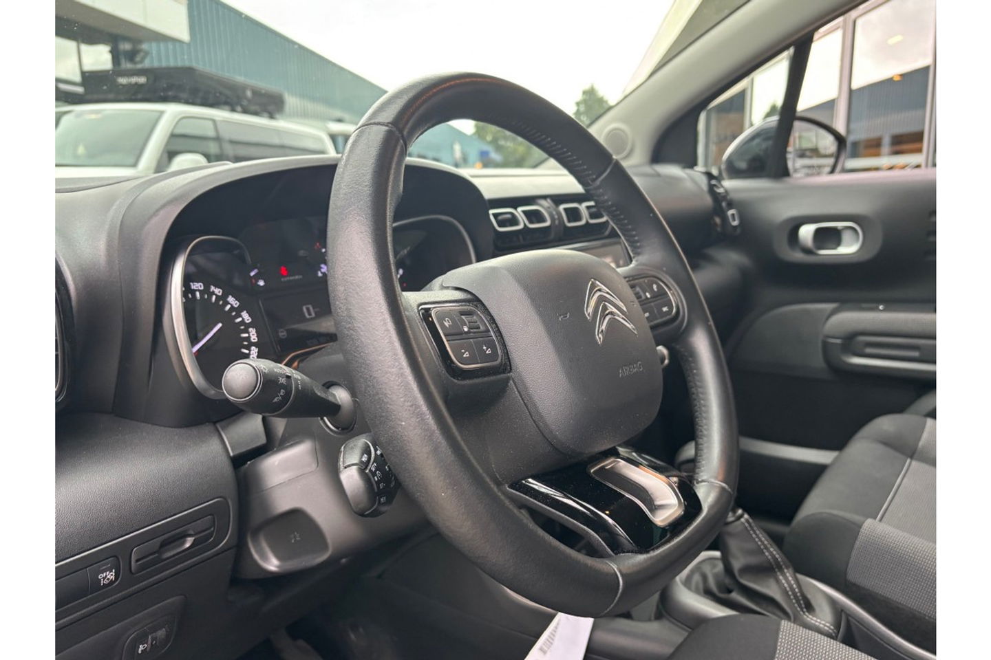 Citroën C3 Aircross 1.2 PT S&S SHINE NAVI AIRCO/ECC PDC