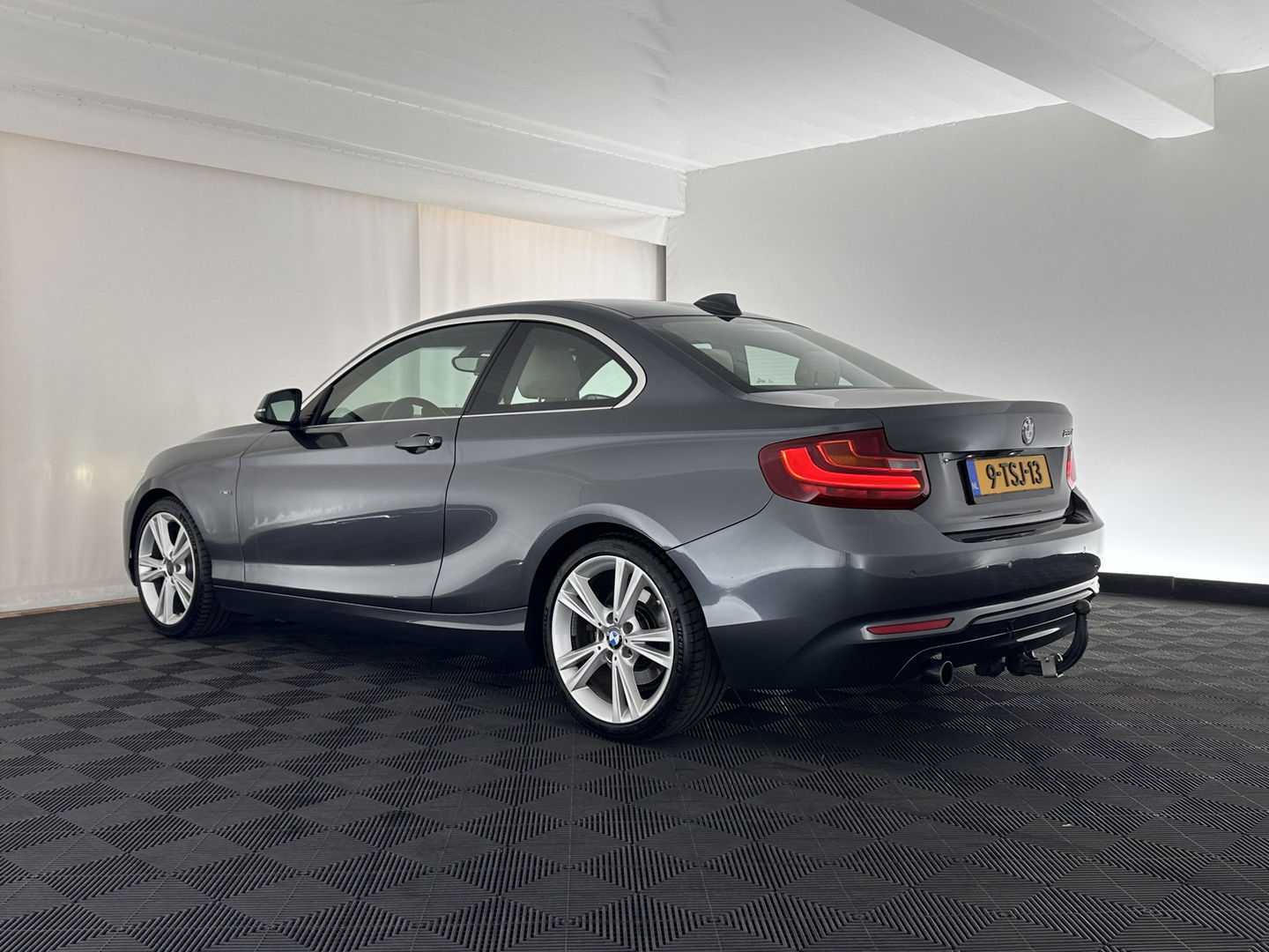 BMW 2 Serie Coupé 220d High Executive *FULL-LEATHER | XENON | NAVI-FULLMAP | SPORT\HEATED-SEATS | KEYLESS | ECC | PDC | CRUISE | 18''ALU |  TOWBAR*
