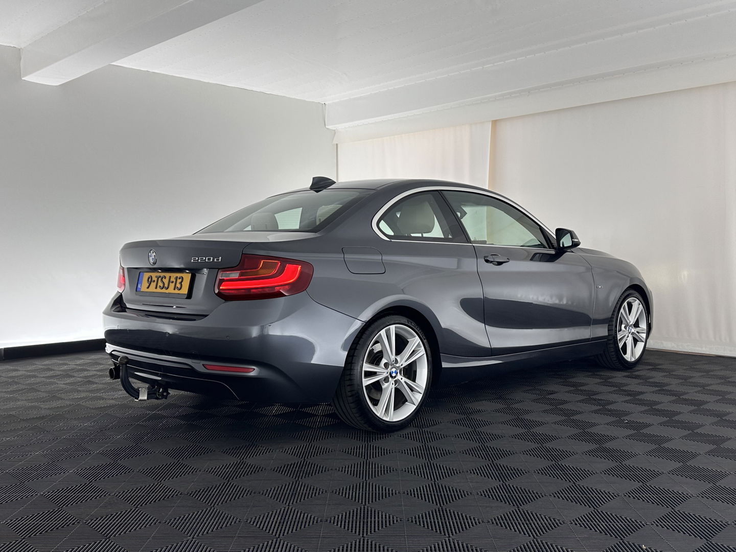 BMW 2 Serie Coupé 220d High Executive *FULL-LEATHER | XENON | NAVI-FULLMAP | SPORT\HEATED-SEATS | KEYLESS | ECC | PDC | CRUISE | 18''ALU |  TOWBAR*