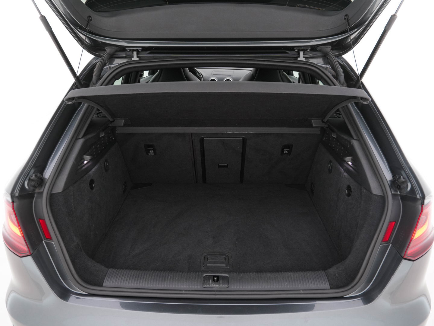 Audi A3 Sportback 1.4 e-tron PHEV Ambition Pro Line plus Aut. *PANO | RS-SEATS | BANG&OLUFSEN | FULL-LEATHER | FULL-LED | ADAPTIVE-CRUISE | BLIND-SPOT | KEYLESS | DAB+ | CAMERA | NAVI-FULLMAP | 19''ALU*