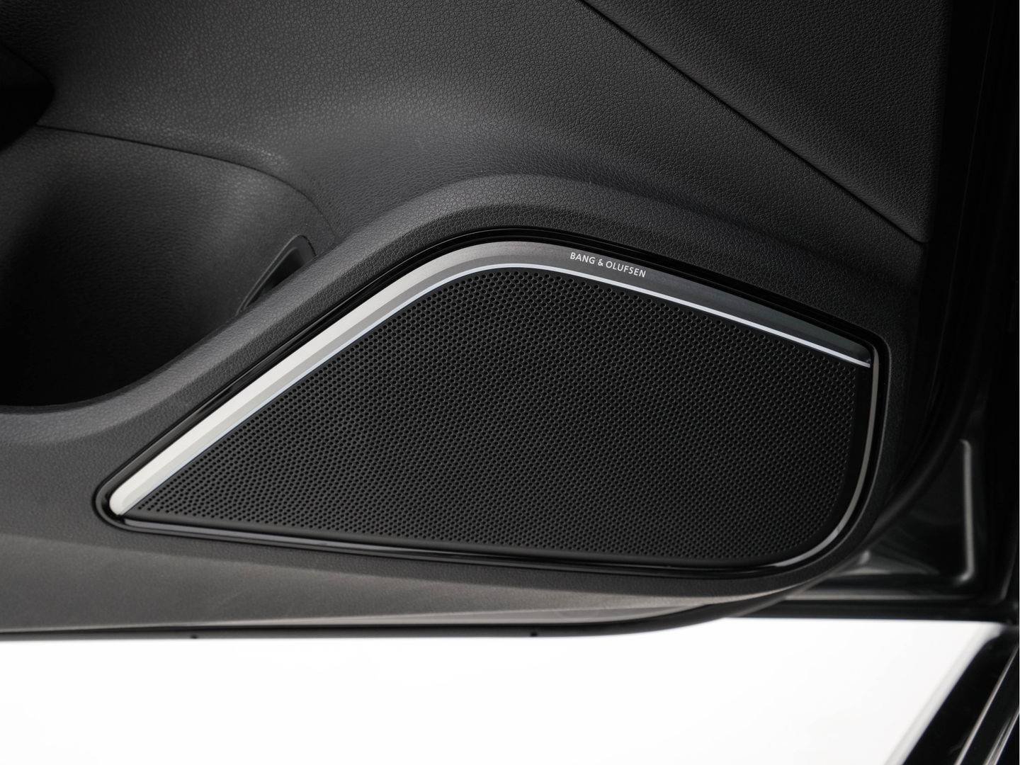 Audi A3 Sportback 1.4 e-tron PHEV Ambition Pro Line plus Aut. *PANO | RS-SEATS | BANG&OLUFSEN | FULL-LEATHER | FULL-LED | ADAPTIVE-CRUISE | BLIND-SPOT | KEYLESS | DAB+ | CAMERA | NAVI-FULLMAP | 19''ALU*
