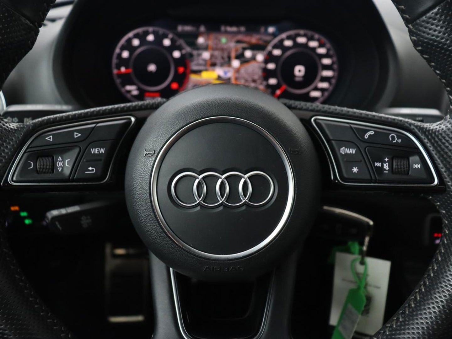 Audi A3 35 TFSI Advance Sport | Stoelverwarming | Carplay | Virtual Cockpit | Sportstoelen | Full LED | Navigatie | Half leder | Climate control | DAB | S Line