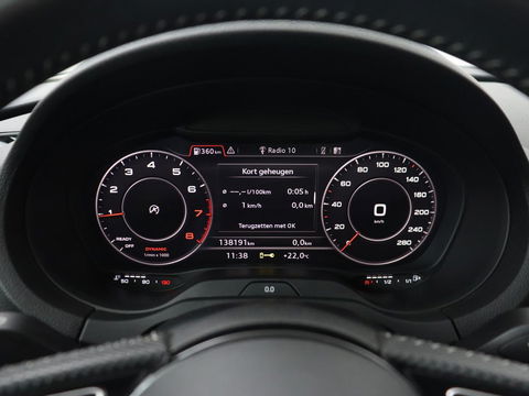Audi A3 35 TFSI Advance Sport | Stoelverwarming | Carplay | Virtual Cockpit | Sportstoelen | Full LED | Navigatie | Half leder | Climate control | DAB | S Line