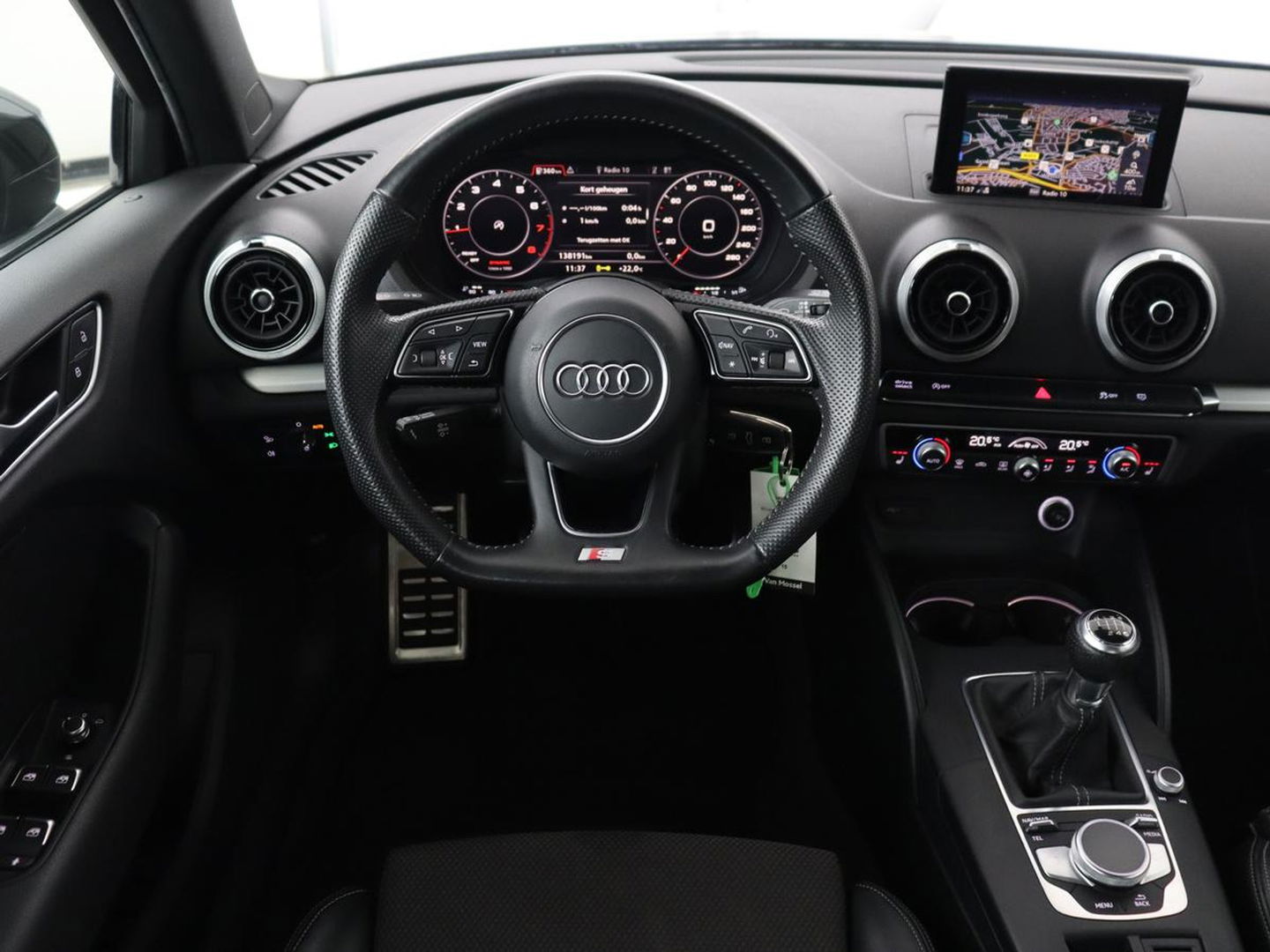 Audi A3 35 TFSI Advance Sport | Stoelverwarming | Carplay | Virtual Cockpit | Sportstoelen | Full LED | Navigatie | Half leder | Climate control | DAB | S Line
