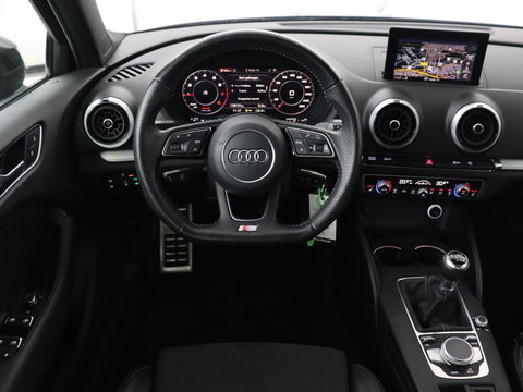 Audi A3 35 TFSI Advance Sport | Stoelverwarming | Carplay | Virtual Cockpit | Sportstoelen | Full LED | Navigatie | Half leder | Climate control | DAB | S Line