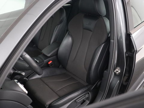 Audi A3 35 TFSI Advance Sport | Stoelverwarming | Carplay | Virtual Cockpit | Sportstoelen | Full LED | Navigatie | Half leder | Climate control | DAB | S Line