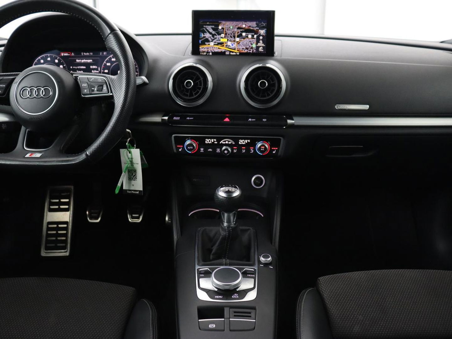 Audi A3 35 TFSI Advance Sport | Stoelverwarming | Carplay | Virtual Cockpit | Sportstoelen | Full LED | Navigatie | Half leder | Climate control | DAB | S Line