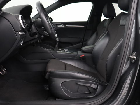 Audi A3 35 TFSI Advance Sport | Stoelverwarming | Carplay | Virtual Cockpit | Sportstoelen | Full LED | Navigatie | Half leder | Climate control | DAB | S Line