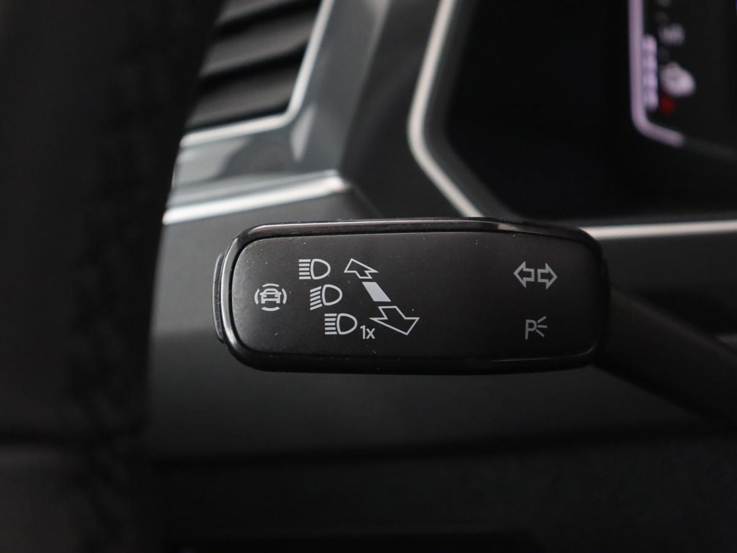 Volkswagen Tiguan 1.4 TSI eHybrid | Stoel & stuurverwarming | Adaptive cruise | Carplay | Park Assist | Navigatie | Side Assist | Virtual Cockpit | Full LED | PHEV