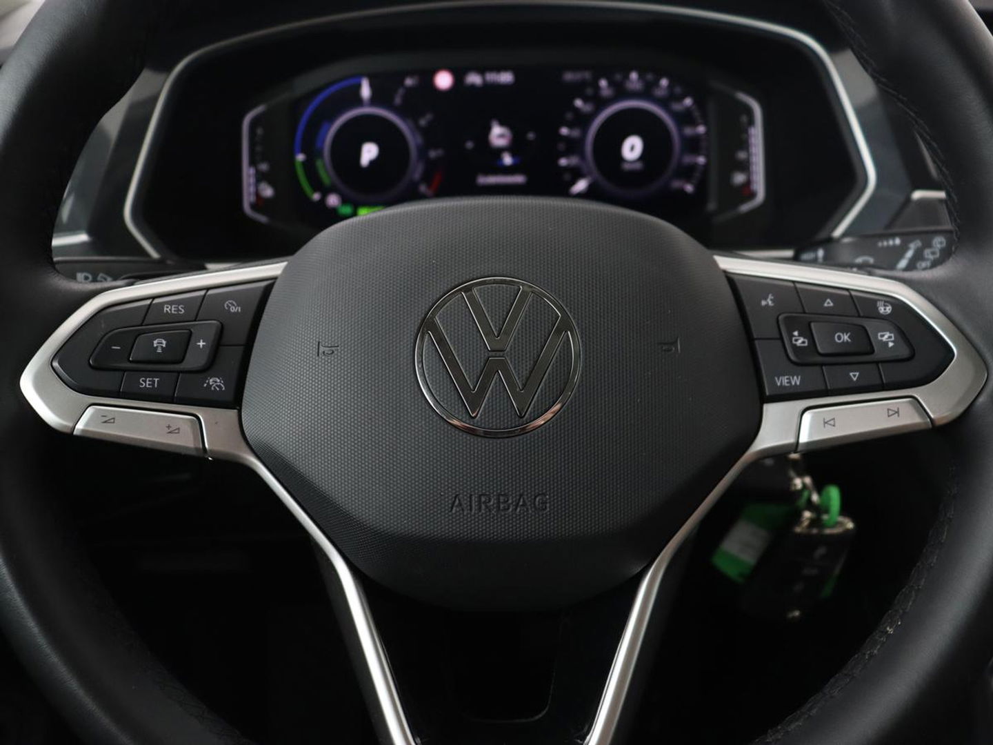 Volkswagen Tiguan 1.4 TSI eHybrid | Stoel & stuurverwarming | Adaptive cruise | Carplay | Park Assist | Navigatie | Side Assist | Virtual Cockpit | Full LED | PHEV