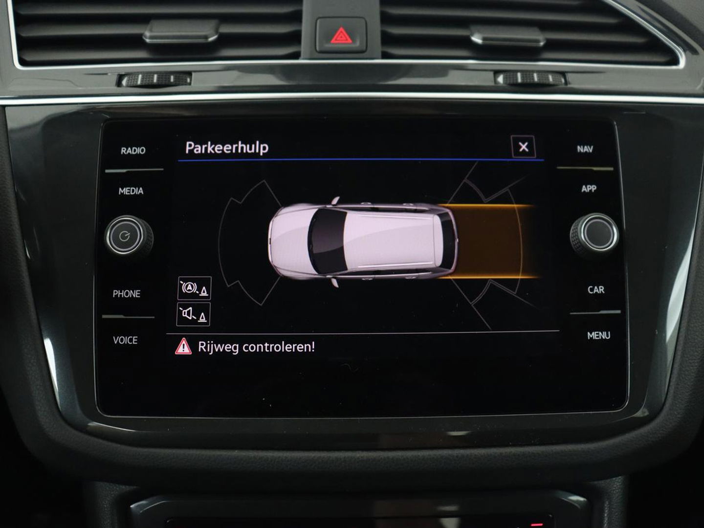 Volkswagen Tiguan 1.4 TSI eHybrid | Stoel & stuurverwarming | Adaptive cruise | Carplay | Park Assist | Navigatie | Side Assist | Virtual Cockpit | Full LED | PHEV