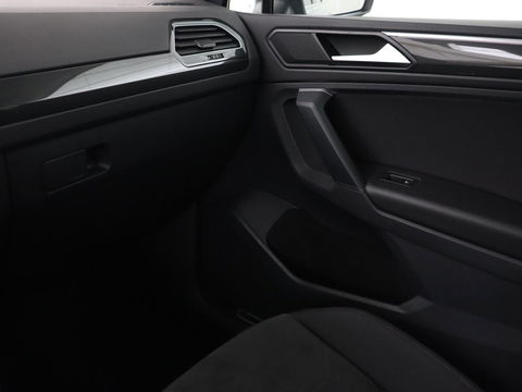 Volkswagen Tiguan 1.4 TSI eHybrid | Stoel & stuurverwarming | Adaptive cruise | Carplay | Park Assist | Navigatie | Side Assist | Virtual Cockpit | Full LED | PHEV
