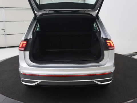 Volkswagen Tiguan 1.4 TSI eHybrid | Stoel & stuurverwarming | Adaptive cruise | Carplay | Park Assist | Navigatie | Side Assist | Virtual Cockpit | Full LED | PHEV