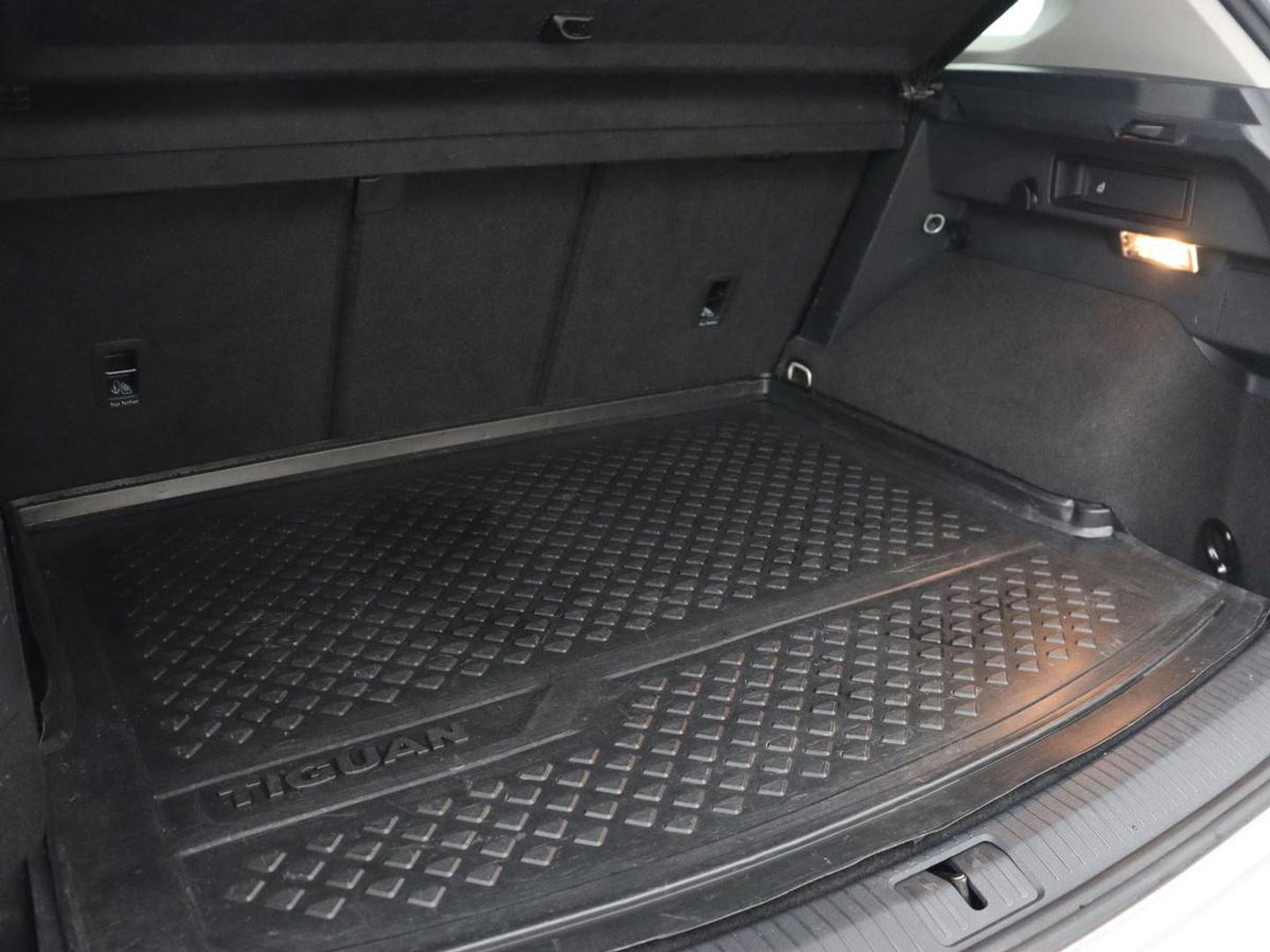 Volkswagen Tiguan 1.4 TSI eHybrid | Stoel & stuurverwarming | Adaptive cruise | Carplay | Park Assist | Navigatie | Side Assist | Virtual Cockpit | Full LED | PHEV