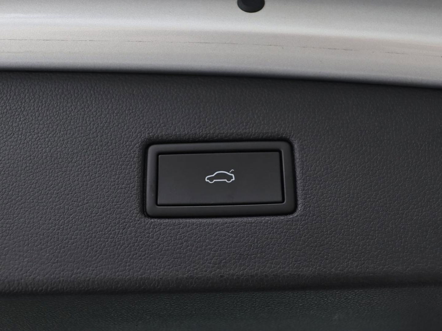 Volkswagen Tiguan 1.4 TSI eHybrid | Stoel & stuurverwarming | Adaptive cruise | Carplay | Park Assist | Navigatie | Side Assist | Virtual Cockpit | Full LED | PHEV
