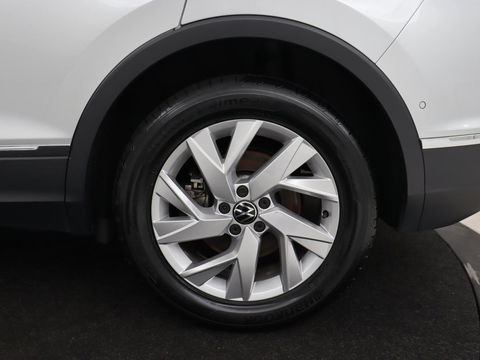 Volkswagen Tiguan 1.4 TSI eHybrid | Stoel & stuurverwarming | Adaptive cruise | Carplay | Park Assist | Navigatie | Side Assist | Virtual Cockpit | Full LED | PHEV