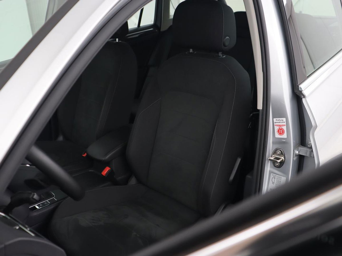 Volkswagen Tiguan 1.4 TSI eHybrid | Stoel & stuurverwarming | Adaptive cruise | Carplay | Park Assist | Navigatie | Side Assist | Virtual Cockpit | Full LED | PHEV