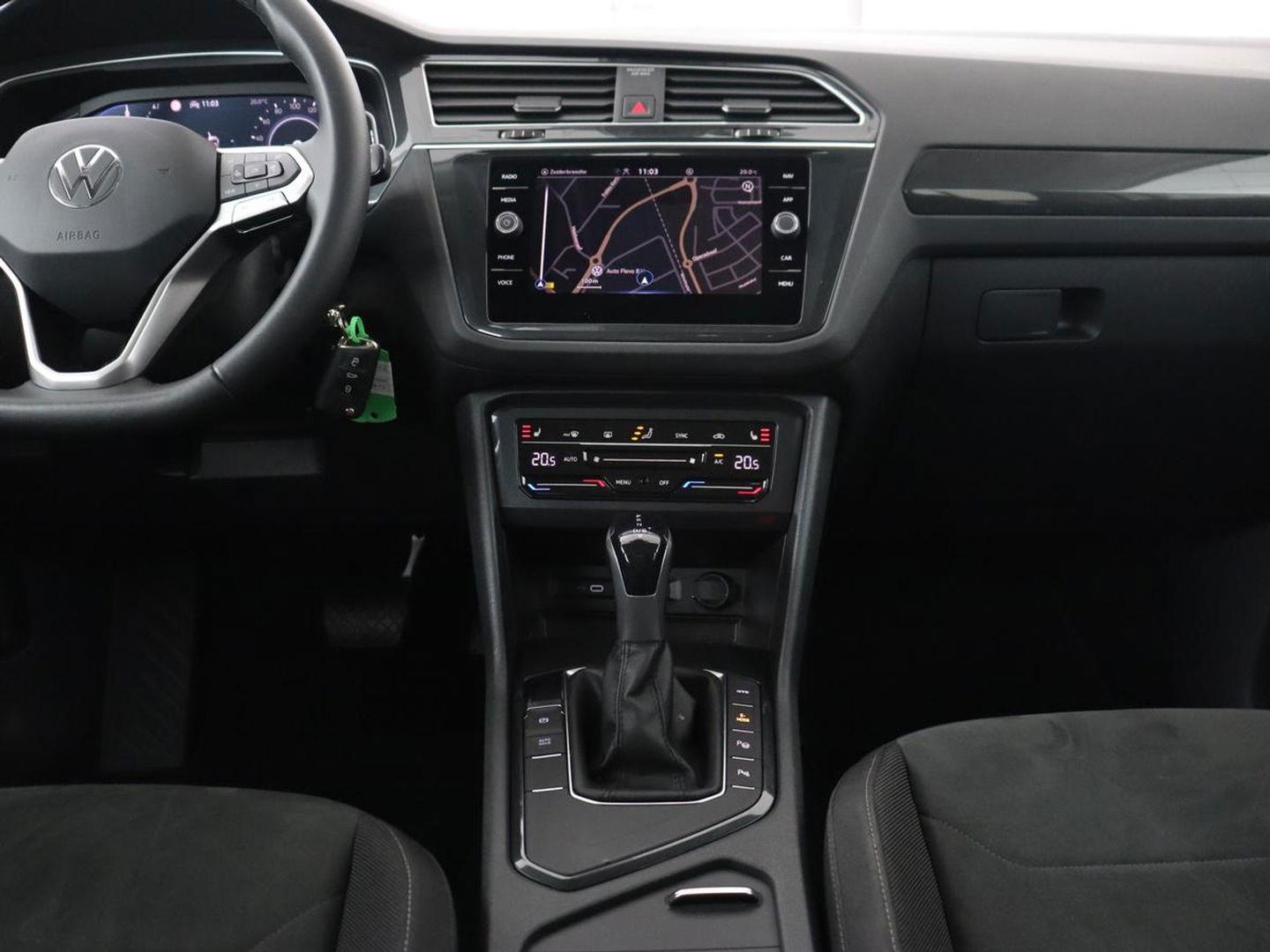 Volkswagen Tiguan 1.4 TSI eHybrid | Stoel & stuurverwarming | Adaptive cruise | Carplay | Park Assist | Navigatie | Side Assist | Virtual Cockpit | Full LED | PHEV