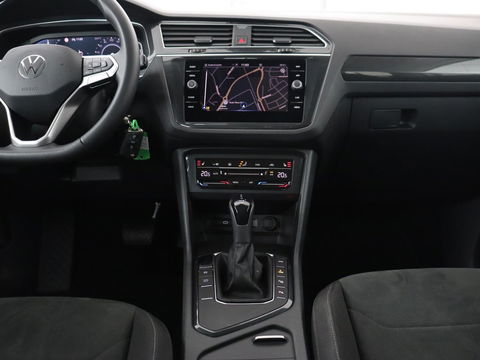 Volkswagen Tiguan 1.4 TSI eHybrid | Stoel & stuurverwarming | Adaptive cruise | Carplay | Park Assist | Navigatie | Side Assist | Virtual Cockpit | Full LED | PHEV
