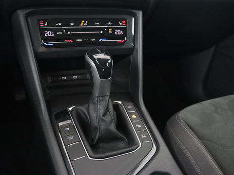 Volkswagen Tiguan 1.4 TSI eHybrid | Stoel & stuurverwarming | Adaptive cruise | Carplay | Park Assist | Navigatie | Side Assist | Virtual Cockpit | Full LED | PHEV