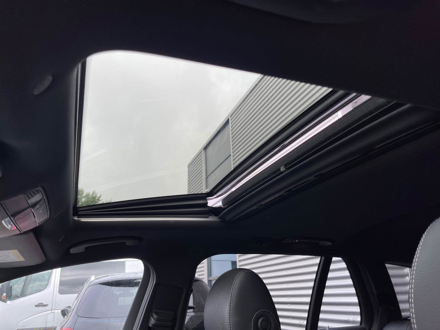 Mercedes-Benz E-Klasse Estate 250 Premium Plus AMG 360" Camera Panodak Burmestersystem Head-up display, Elctr Trekhaak