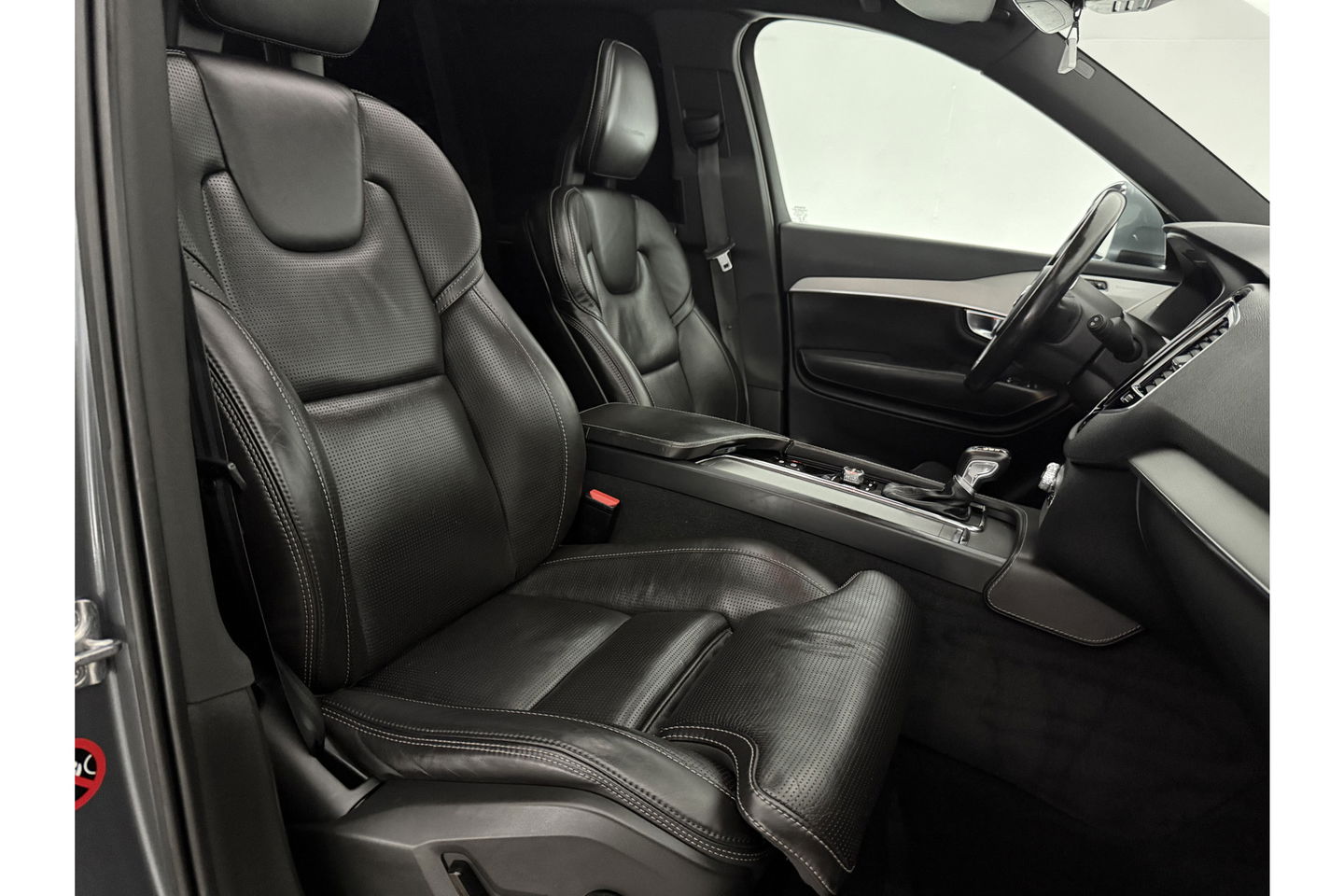Volkswagen XC90 D5 Inscription | Grijs Kenteken | 236PK 360 Camera Pano LED Sfeer 2700KG Trekgew. Trekhaak b&w Memory Head up Virtual Carplay Cruise Clima Navi Leder PDC 20"LMV