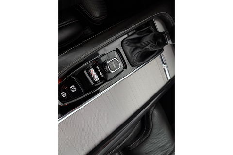 Volkswagen XC90 D5 Inscription | Grijs Kenteken | 236PK 360 Camera Pano LED Sfeer 2700KG Trekgew. Trekhaak b&w Memory Head up Virtual Carplay Cruise Clima Navi Leder PDC 20"LMV