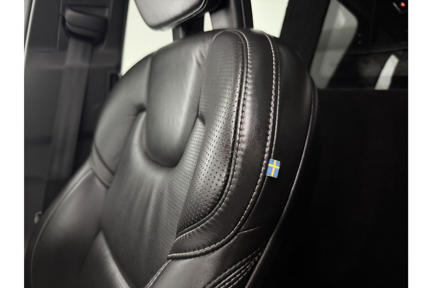 Volkswagen XC90 D5 Inscription | Grijs Kenteken | 236PK 360 Camera Pano LED Sfeer 2700KG Trekgew. Trekhaak b&w Memory Head up Virtual Carplay Cruise Clima Navi Leder PDC 20"LMV