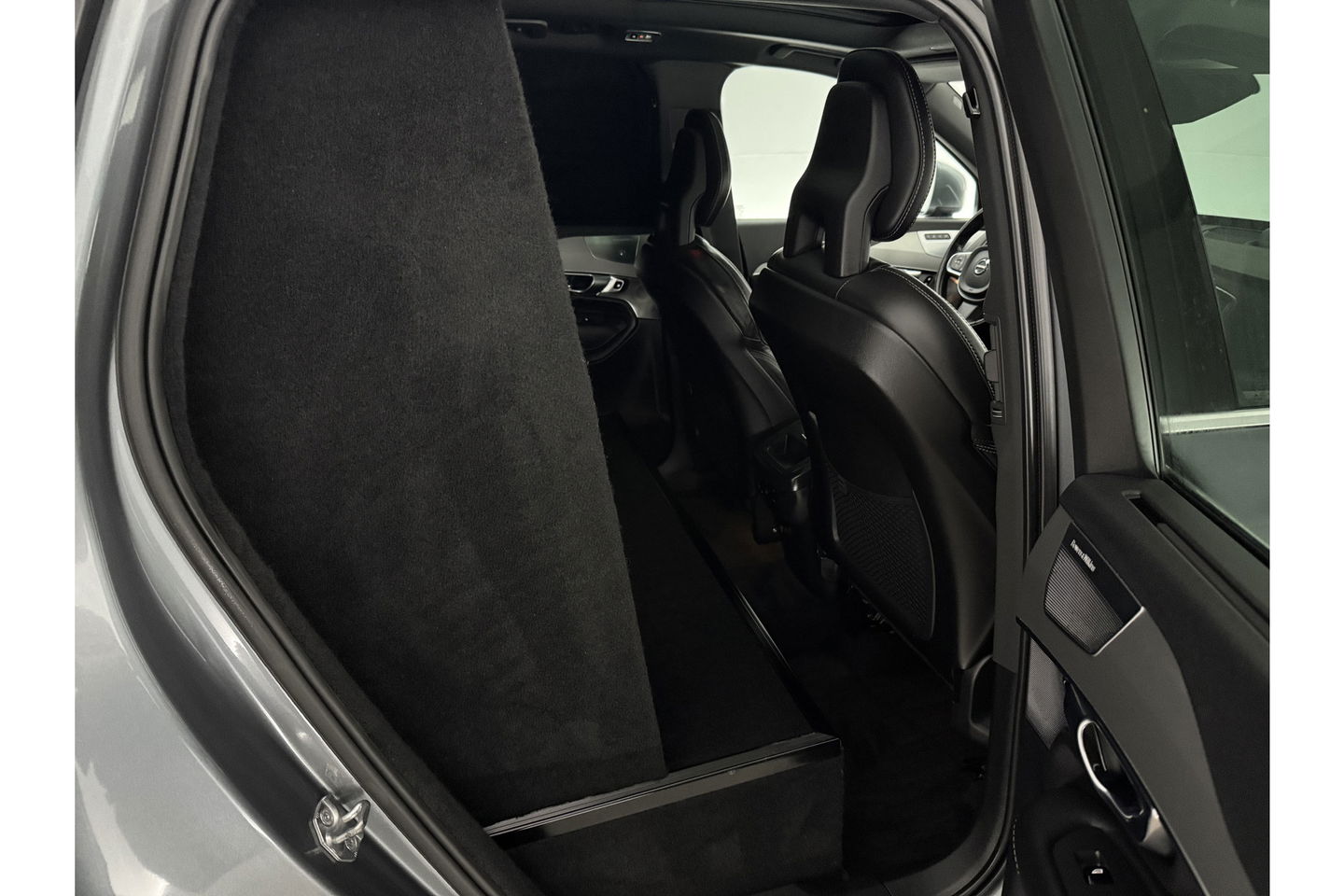 Volkswagen XC90 D5 Inscription | Grijs Kenteken | 236PK 360 Camera Pano LED Sfeer 2700KG Trekgew. Trekhaak b&w Memory Head up Virtual Carplay Cruise Clima Navi Leder PDC 20"LMV