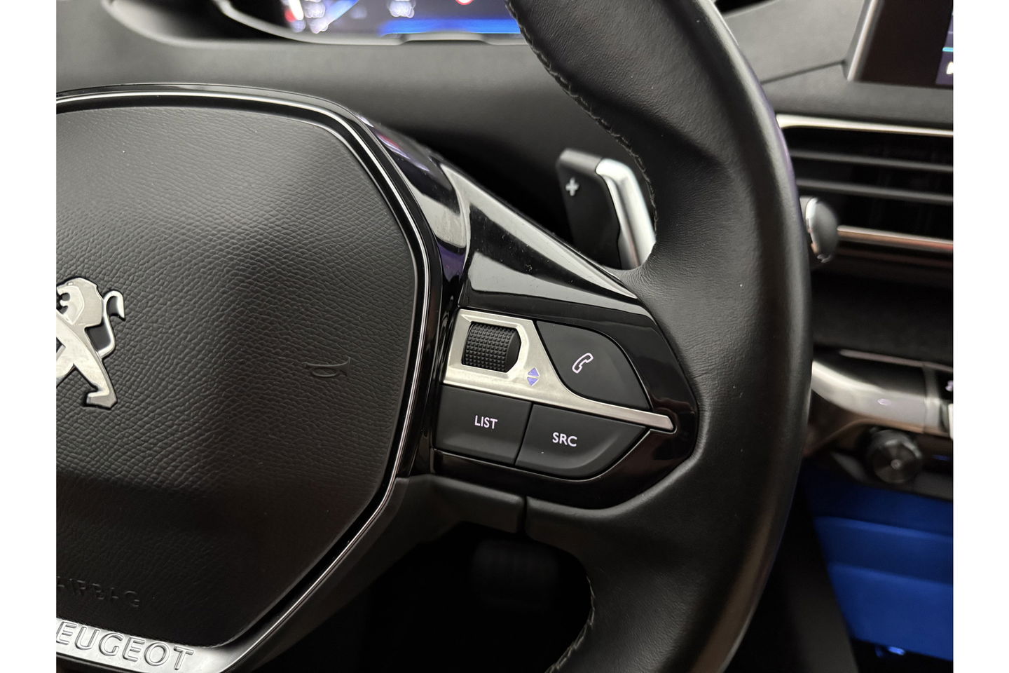 Peugeot 5008 1.2 PureTech Allure 7p 360 Camera Carplay LED Sfeer Trekhaak Clima Cruise Navi PDC 19"LMV