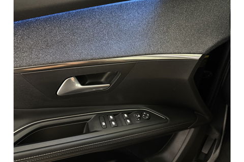 Peugeot 5008 1.2 PureTech Allure 7p 360 Camera Carplay LED Sfeer Trekhaak Clima Cruise Navi PDC 19"LMV