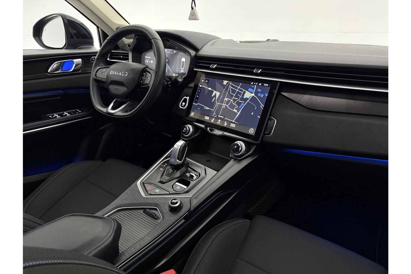 Lynk Co 01 1.5 | UNIEK Nardo Grey | 262PK Hybride 360Camera Pano ACC Sfeer LED Memory Carplay Clima Navi Virtual PDC 20"LMV