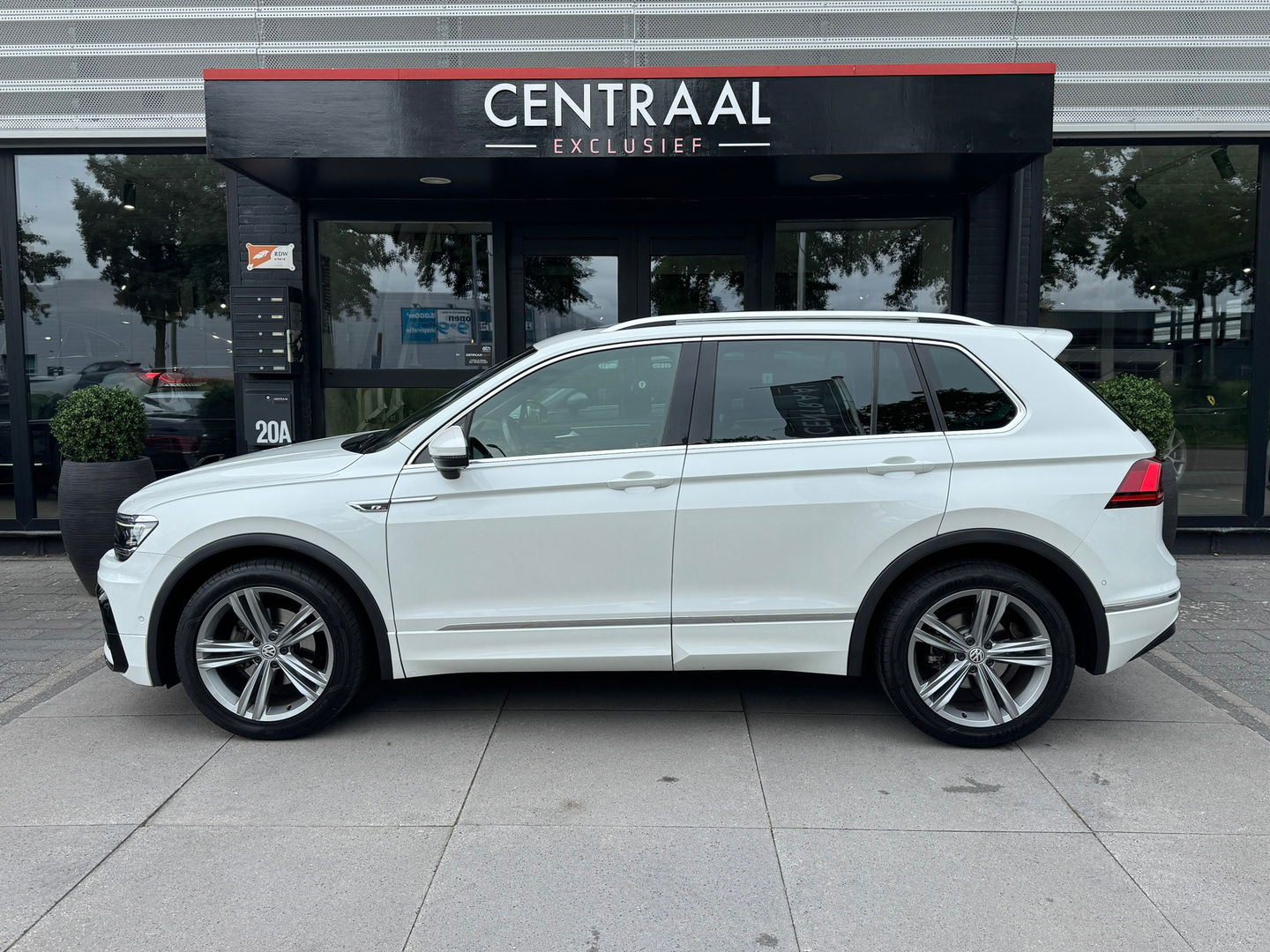 Volkswagen Tiguan 1.5 TSI DSG R-Line Pano|NL-auto|Virtual|ACC|Camera|Carplay|Keyless