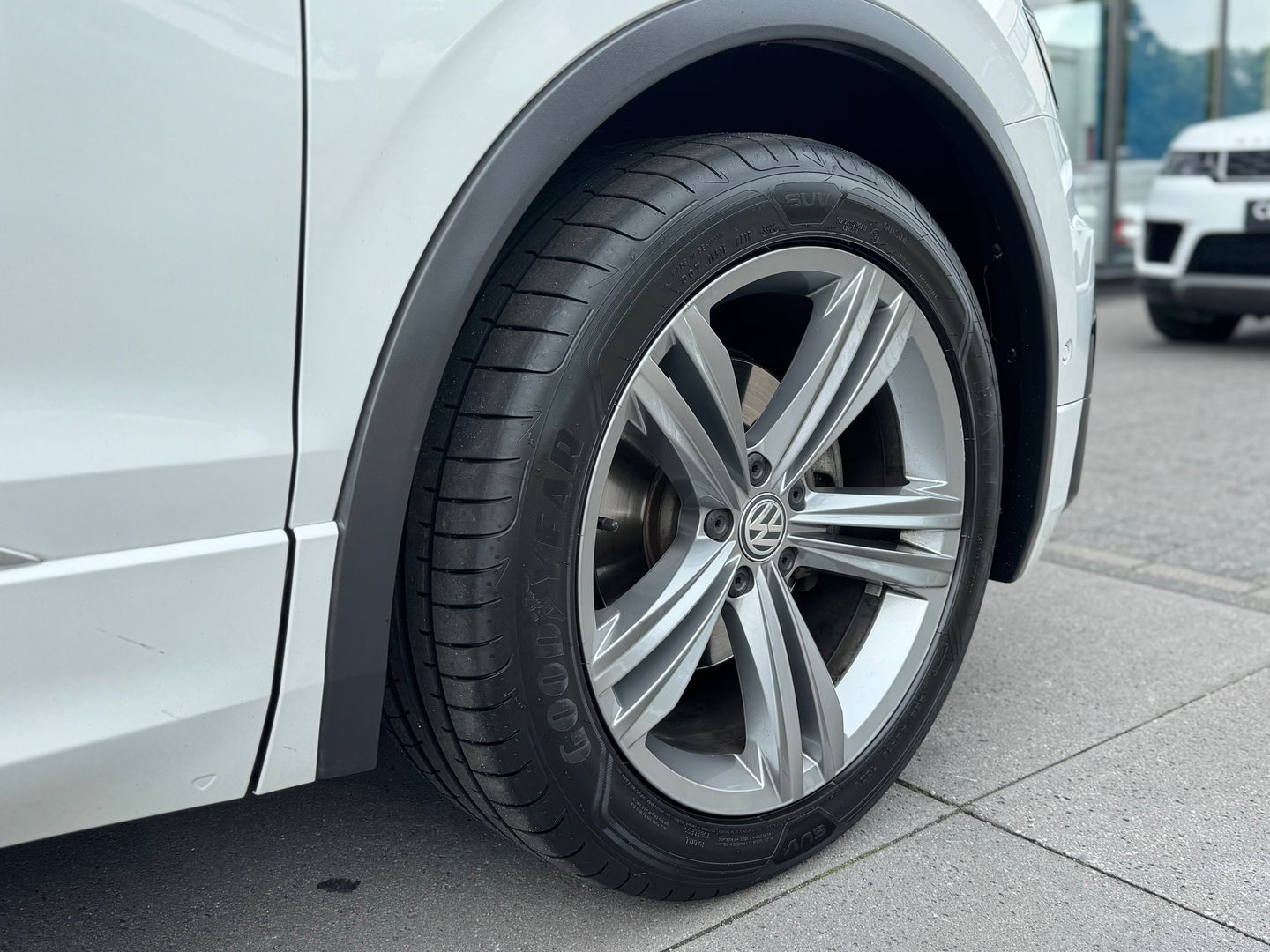 Volkswagen Tiguan 1.5 TSI DSG R-Line Pano|NL-auto|Virtual|ACC|Camera|Carplay|Keyless