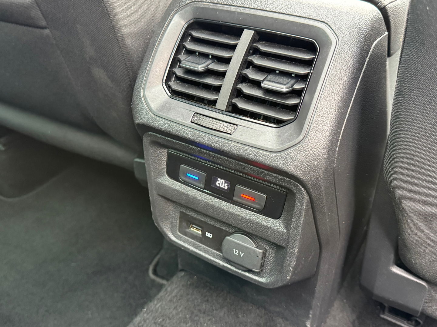 Volkswagen Tiguan 1.5 TSI DSG R-Line Pano|NL-auto|Virtual|ACC|Camera|Carplay|Keyless