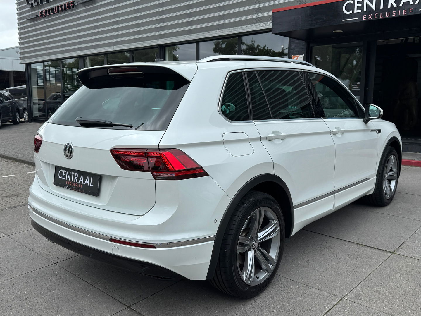 Volkswagen Tiguan 1.5 TSI DSG R-Line Pano|NL-auto|Virtual|ACC|Camera|Carplay|Keyless