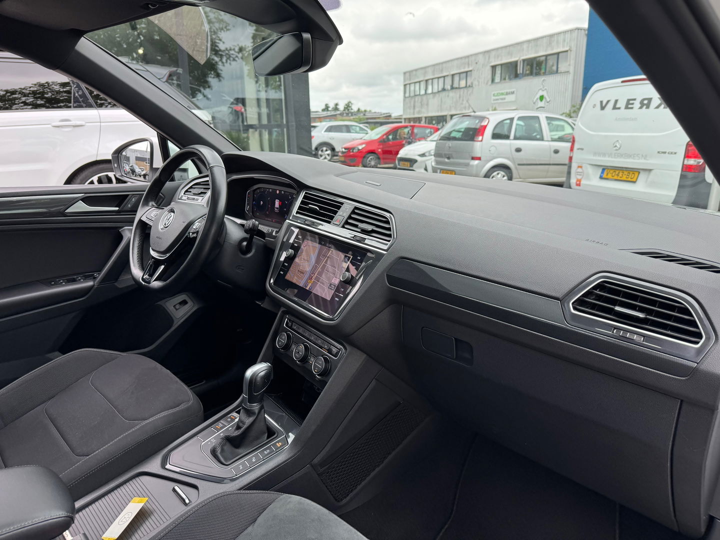 Volkswagen Tiguan 1.5 TSI DSG R-Line Pano|NL-auto|Virtual|ACC|Camera|Carplay|Keyless