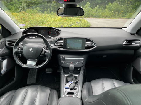 Peugeot 308 SW 1.2 PureTech Blue Lease Premium AUTOMAAT LEER PANODAK NAVI CAMERA
