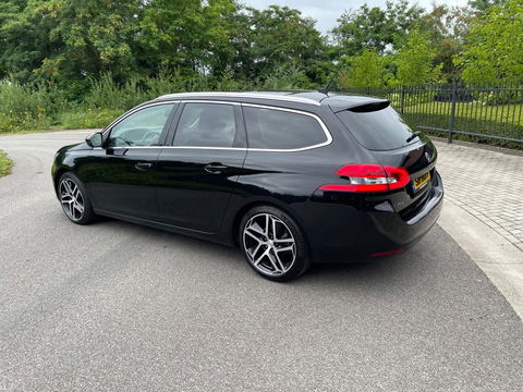 Peugeot 308 SW 1.2 PureTech Blue Lease Premium AUTOMAAT LEER PANODAK NAVI CAMERA